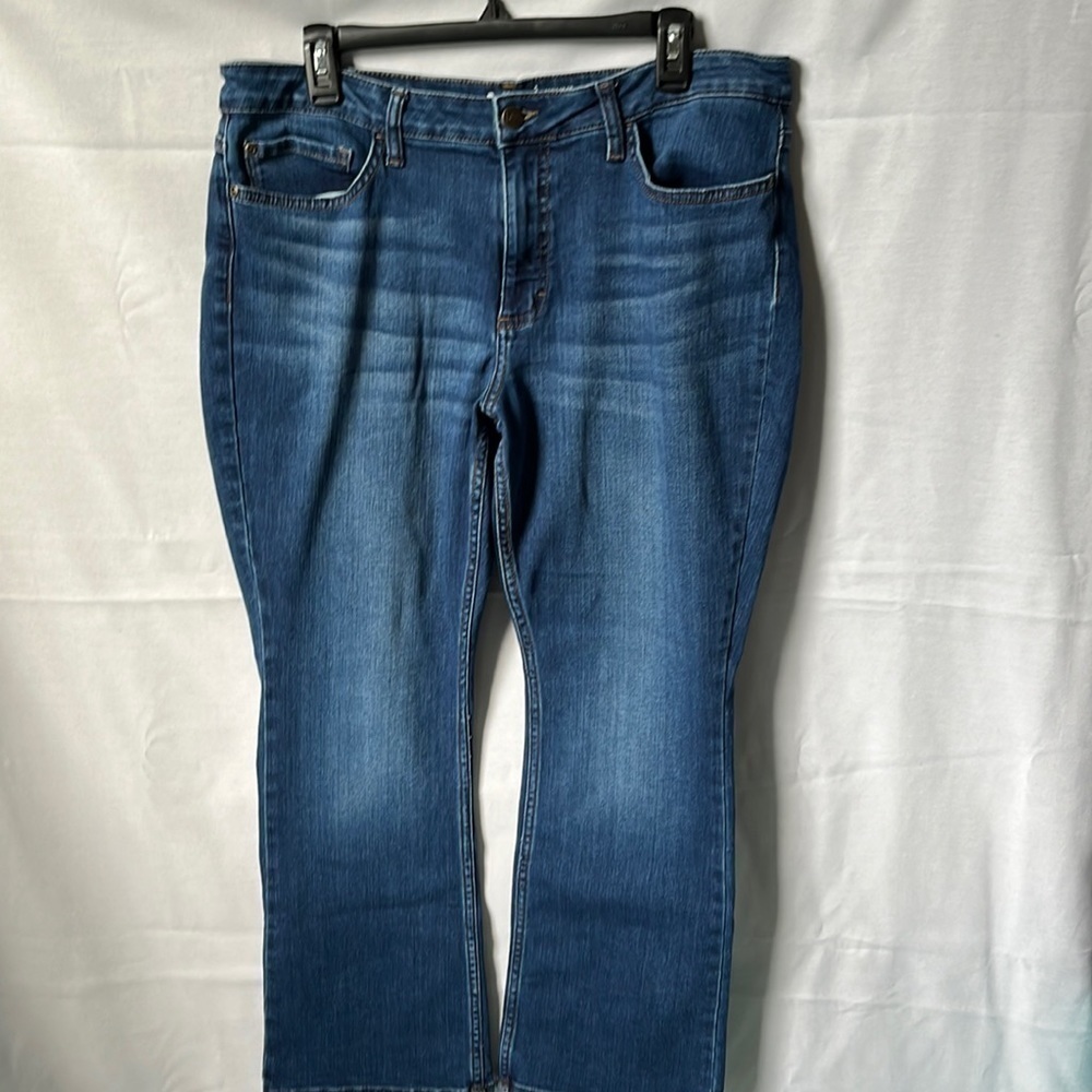 Lee Regular Fit Boot Cut Mid Rise Jeans